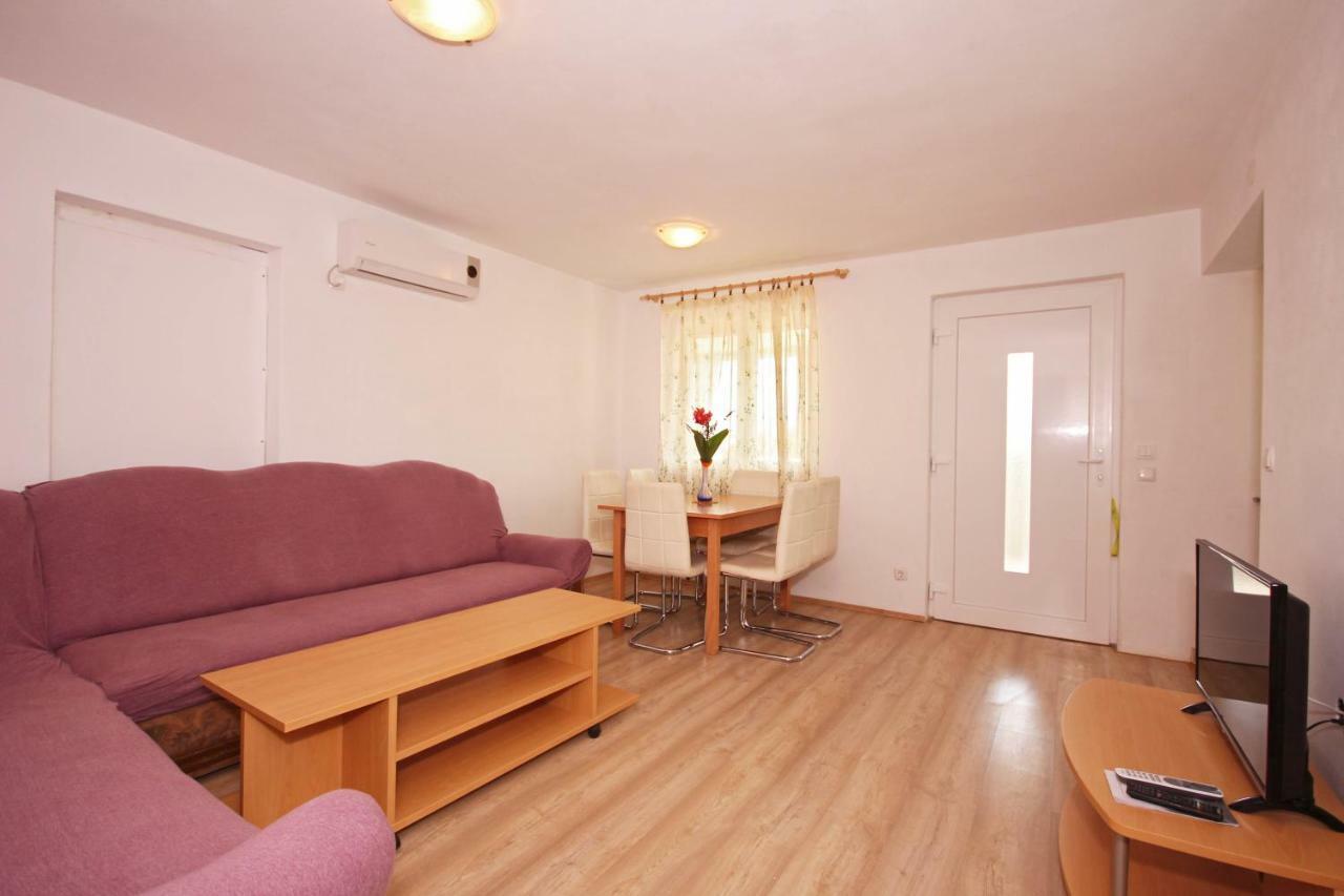 Bradaric Apartma Pula